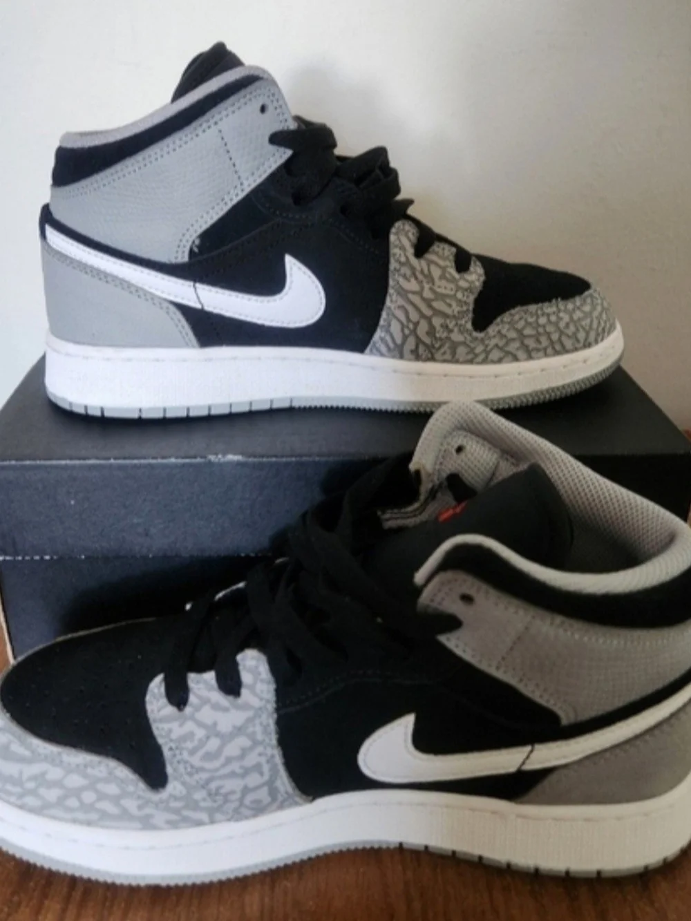 Air Jordan 1 Mid Elephant Print sz 5y